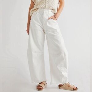 NEW Citizens of Humanity Horseshoe Barrel Jeans in white size 25